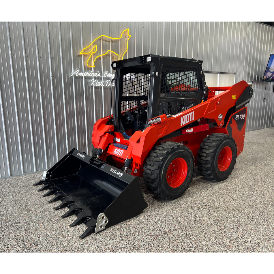 SL750 Skid Steer Loader